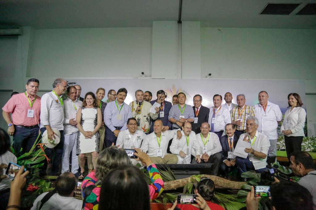 Gobernadores firman pacto por la Amazonía con Ministro de Ambiente y Desarrollo Sostenible